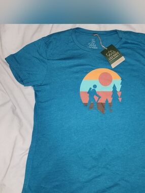 Wild Tribute Women's Teal Short Sleeve Graphic Tee